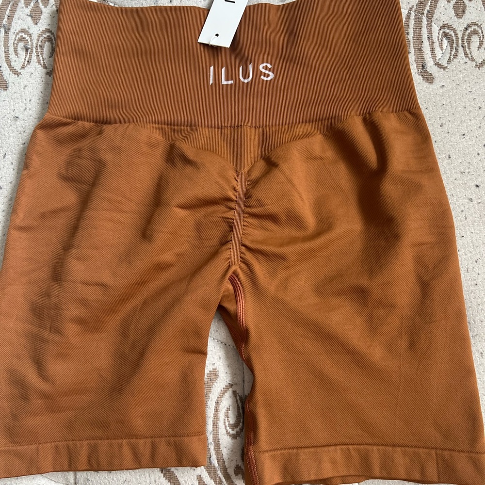 Women’s ILUS Shorts
